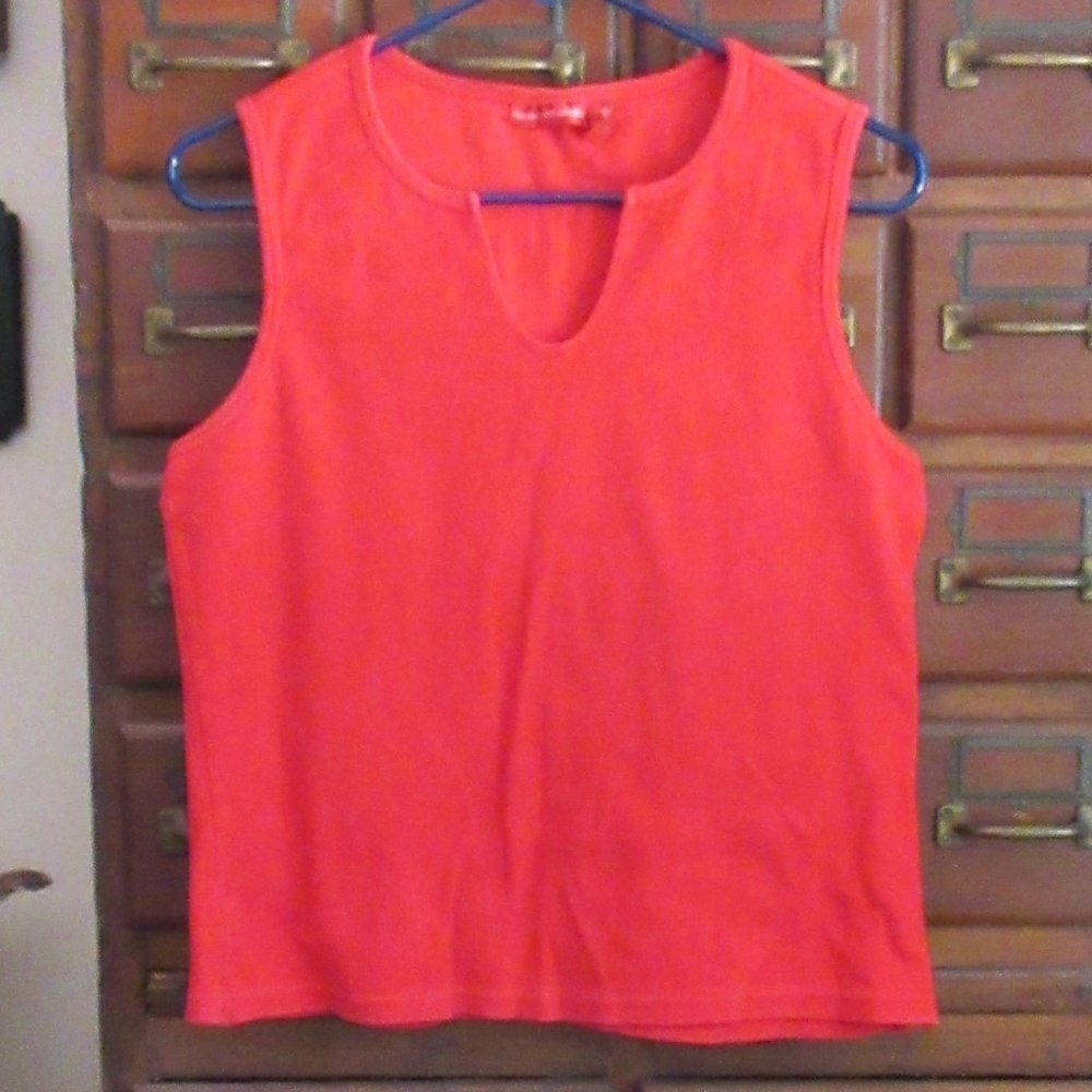 Red Sleeveless V-Neck Tee Top Medium